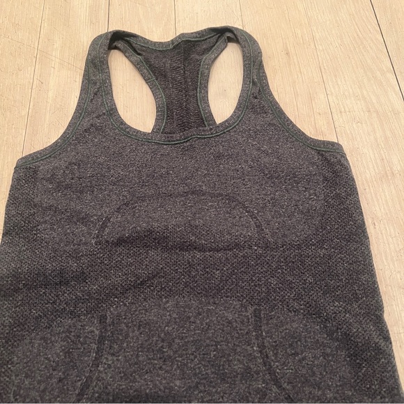 Lululemon Swiftly Tech Racerback in Heathered Black Size 4 - Picture 6 of 12